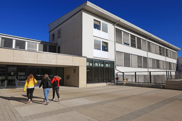 Srednja zdravstvena in kozmetična šola je do petka zaprla svoja vrata. 