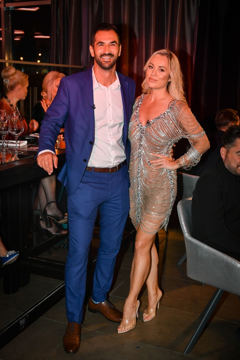 Katarina Benček in fant Marko Pavlovič skupaj odkrivata svet. Tudi njegove nevarne plati. 
