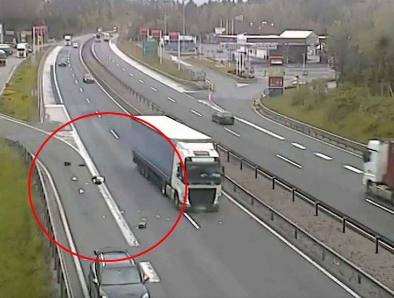 Izgubljeni tovor na avtocesti.
