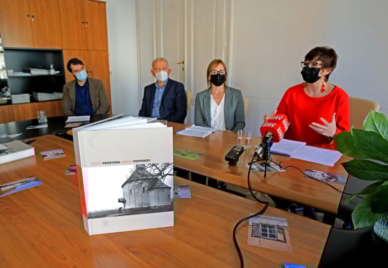 Ob 60. obletnici spomeniškega varstva v Mariboru so monografijo predstavili Andrej Magdič, Srečko Štajnbaher, Simona Manoni Muršič in Mateja Neža Sitar.
