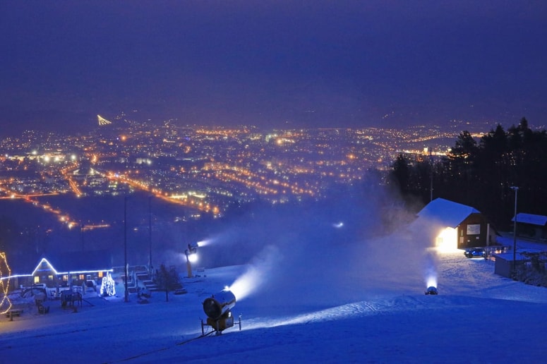 Glavna fotografija članka:Nova zvezda na smučarskem nebu? 16-letnica iz SK Maribor debitirala v mednarodnih tekmovanjih
