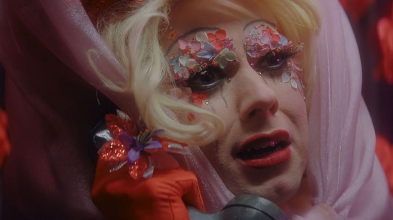 Please Baby Please je otvoritveni film festivala.
