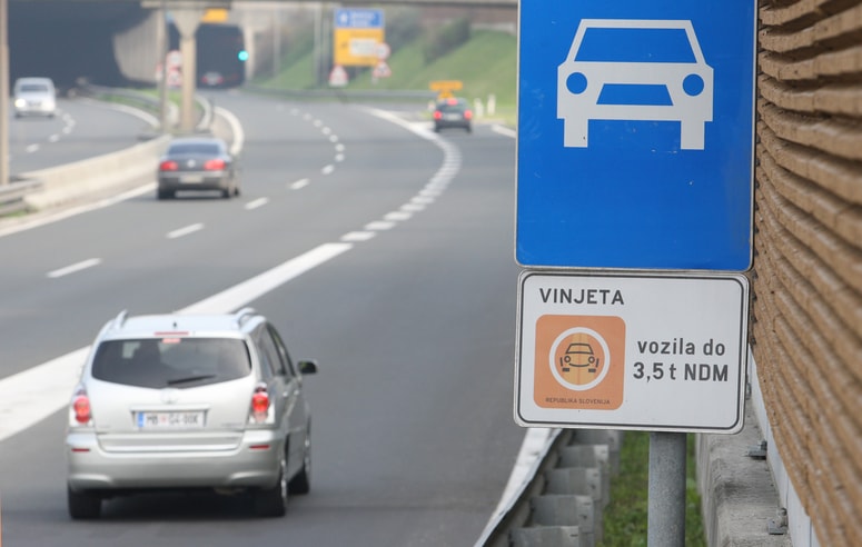 Glavna fotografija članka:Ali veste, do kdaj je veljavna vaša e-vinjeta? Je morda že potekla? Tu so načini, kako lahko to preverite ...