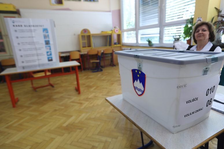 Glavna fotografija članka:DVK za ljudi v izolaciji predlaga poseben čas obiska volišč
