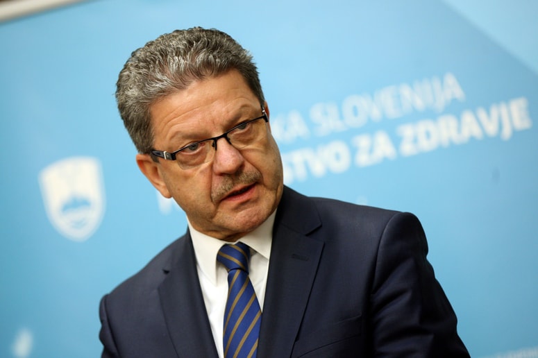 V njegovem času na čelu sindikata se je zvrstilo 14 ministrov za zdravje. Oziroma celo 18, če štejemo še predsednike vlade, ki so jih nadomeščali. 
