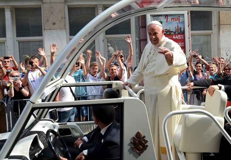 Med najbolj pretresljivimi novicami letos je bila gotovo iz Vatikana o smrti papeža Frančiška.