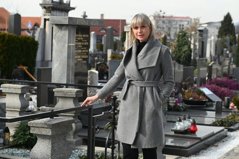 Lidija Pliberšek ugotavlja, da je na pokopališču Pobrežje vedno več možnosti predaje grobnih mest, saj gre za opuščena grobna mesta. 