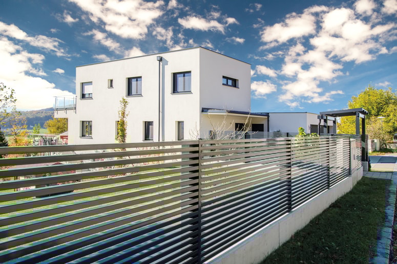 Glavna fotografija članka:Ograje, ki poglede osvajajo že 15 let
