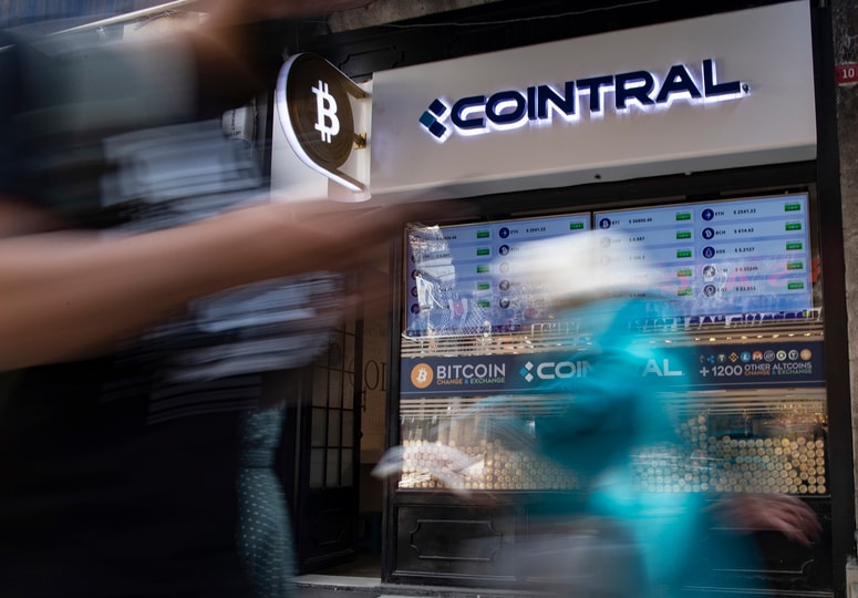 Glavna fotografija članka:Bitcoin se je v zadnjih 24 urah pocenil za 8,5 odstotka