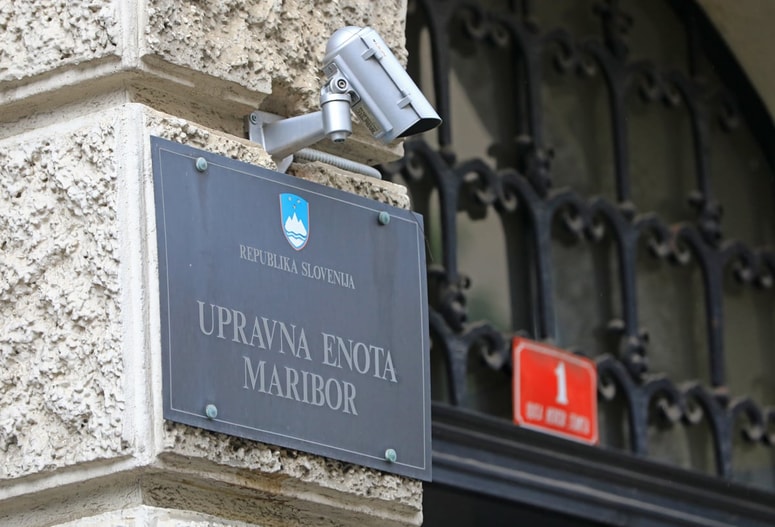 Glavna fotografija članka:Ministrica za javno upravo bo v petek imenovala vršilko dolžnosti načelnika Upravne enote Maribor. Znano je ime ...