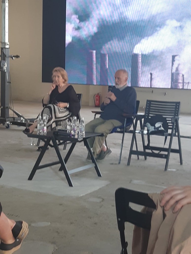 Meta Gabršek Prosenc in Mako Sajko na okrogli mizi 