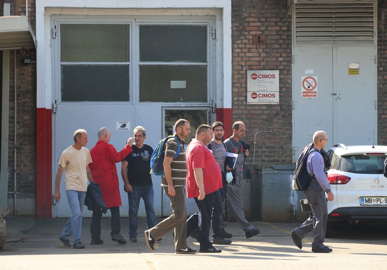 V mariborskem delu Cimosa, kjer dela okrog 300 ljudi, ustavljajo proizvodnjo in zapirajo tovarno avtomobilskih delov. 
