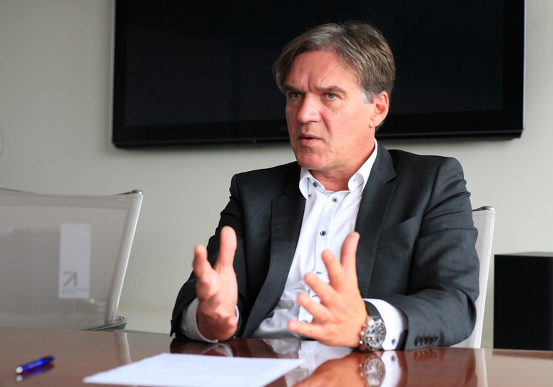 "Z veseljem pomagam," je komentiral David Kastelic.
