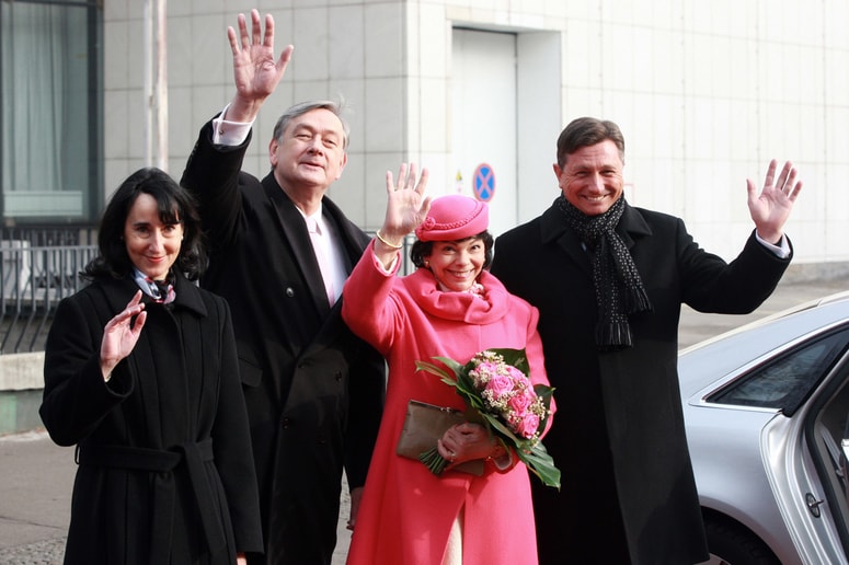 Glavna fotografija članka:Koliko zasluži predsednik, koliko denarja ima urad, koliko avtomobilov ...