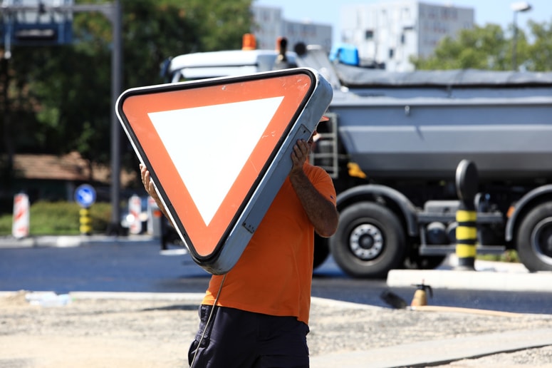 Glavna fotografija članka:(POGLED) Kolumna Vesne V. Godina: Rasizma pri nas ni? Je. Ne samo novodobno suženjsko delo