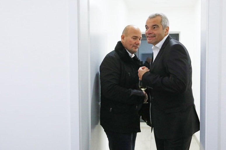 Matjaž Štandeker je vložil kazensko in odškodninsko tožbo proti Bojanu Požarju, Saša Arsenovič pa je očitke o domnevnem podkupovanju javno zavrnil. 