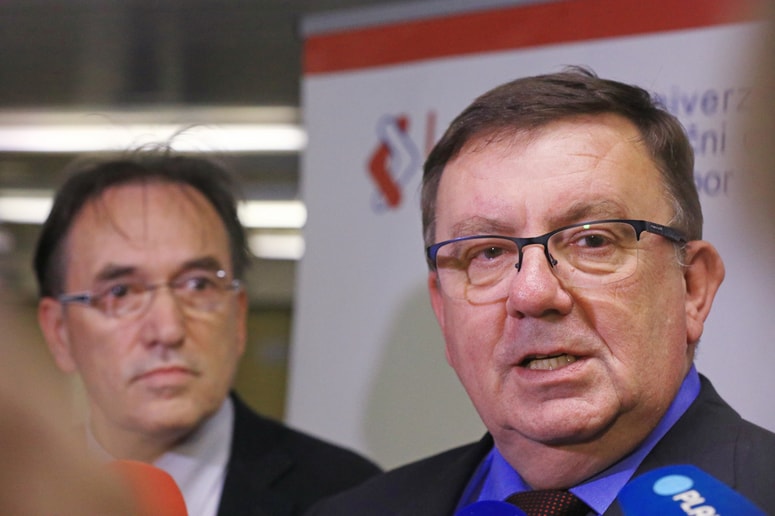 "Treba je zatesniti nekontrolirano odtekanje denarja in ga prilagoditi sredstvom, ki so na voljo pri zavodu za zdravstveno zavarovanje," poudarja zdravstveni minister Samo Fakin. 