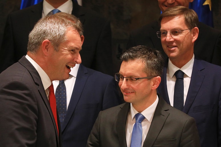 Priložnosti aktualne koalicije za brezskrbne nasmehe tudi v letu 2020 ne bo prav veliko.