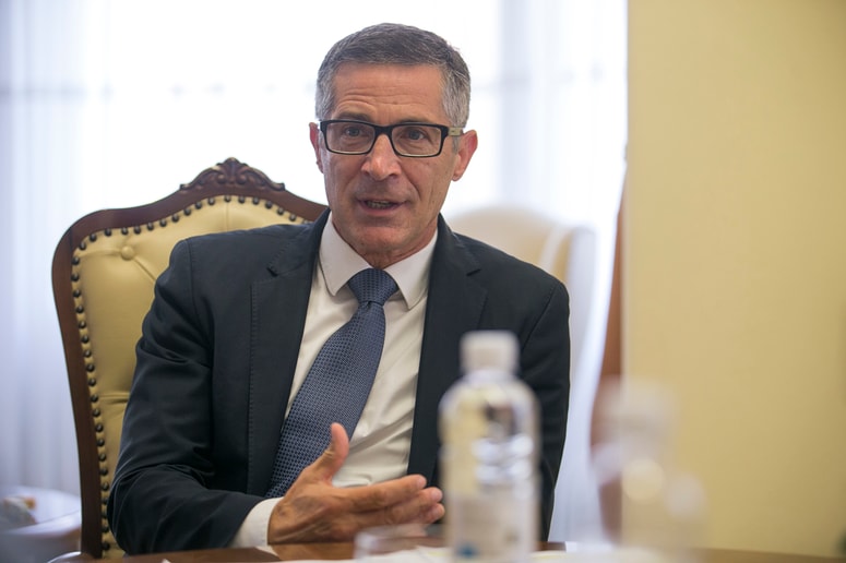 Boris Novak vodi Pošto Slovenije od maja 2012, nadzorniki pa so mu marca 2017 zaupali drugi petletni mandat. 