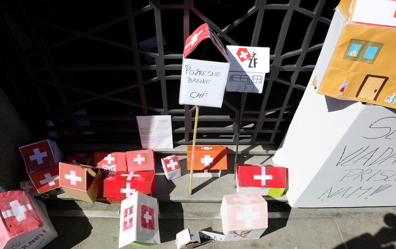 Kreditojemalci v švicarskih frankih so po osmih letih od prvih protestov dosegli prvo pravnomočno ničnost kreditne pogodbe.