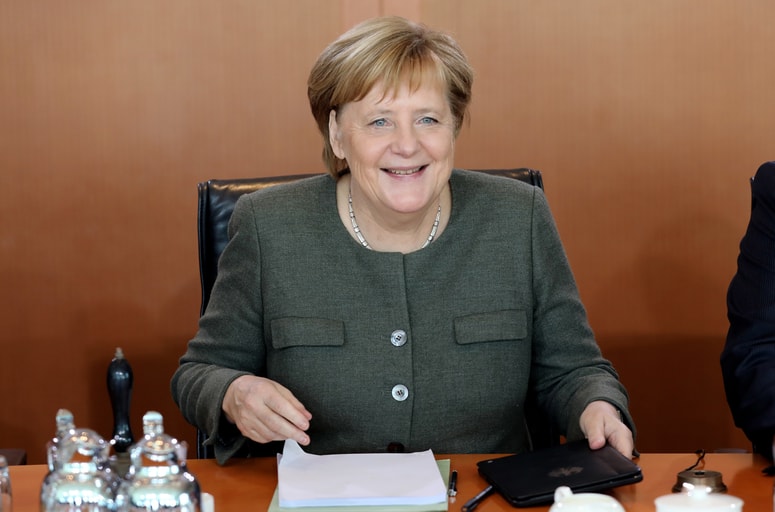 Angela Merkel je, kot da se ni nič zgodilo, v sredo vodila sejo nemške vlade. 