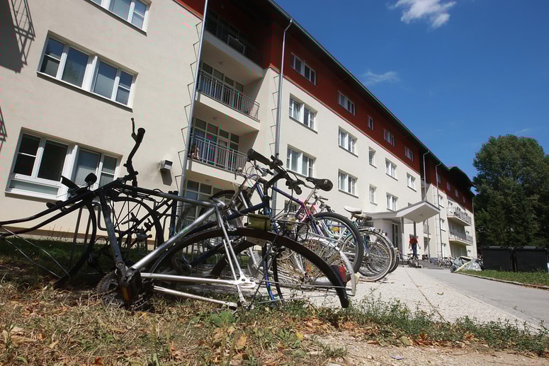 Postelj v študentskih domovih je manj, kot je interesa zanje.