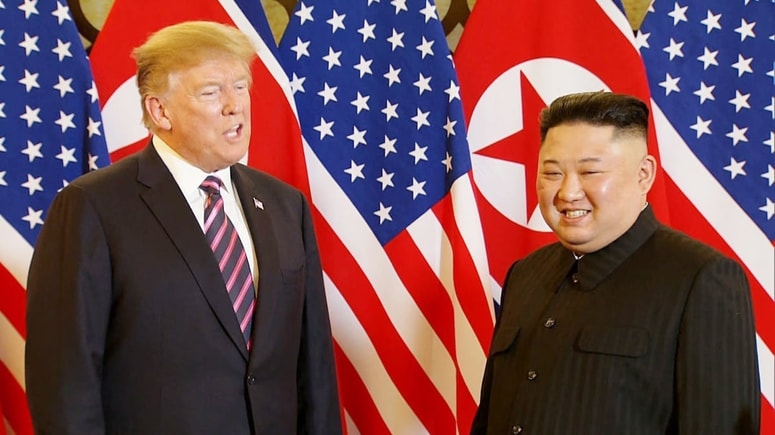 Donald Trump in severnokorejski voditelj Kim Jong-un v Vietnamu februarja 2019. 