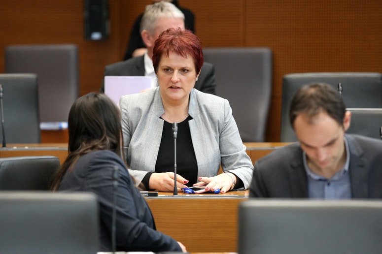 Jelka Godec (v sredini)