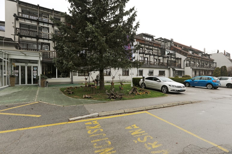 Šmarski dom upokojencev je eno od žarišč okužb s koronavirusom v Sloveniji 