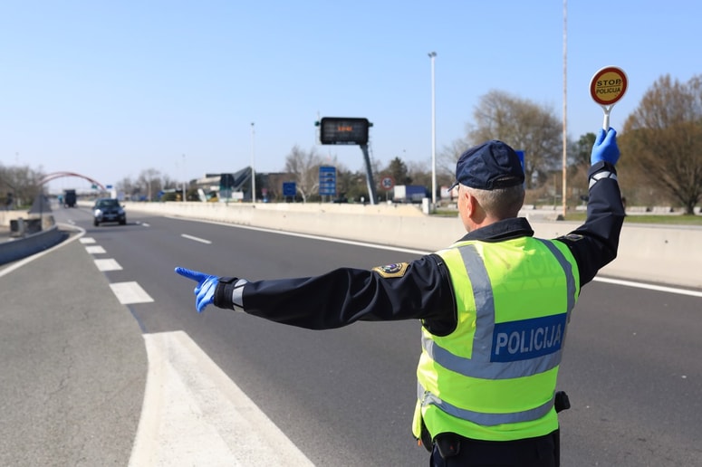 Glavna fotografija članka:Začasno zaprti mejni prehodi na območju PU Maribor