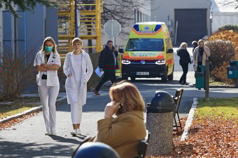 Glavna fotografija članka:Število okužb s koronavirusom še visoko. Petrovec: "Nismo še odkljukali vseh točk epidemije."
