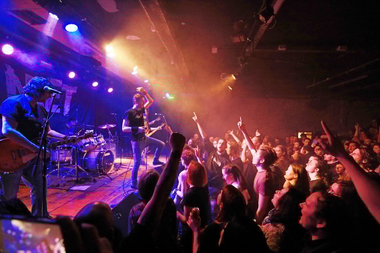 Dvorane spet lahko zapolnijo koncerti.  
