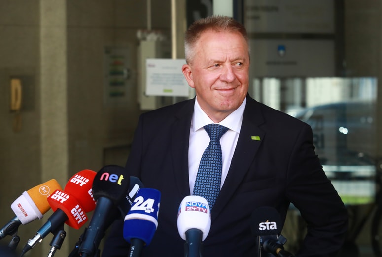 Počivalšek je izrazil zadovoljstvo, da je postopek ustavljen.