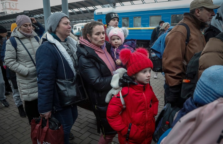 Glavna fotografija članka:Lasanje in brcanje: Na Center za socialno delo v Postojni več prijav o neprimernem ravnanju z ukrajinskimi sirotami