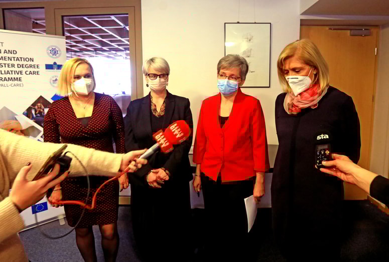 Partnerji v projektu so se pogovarjali o paliativni oskrbi in načrtovanih projektnih aktivnostih. 