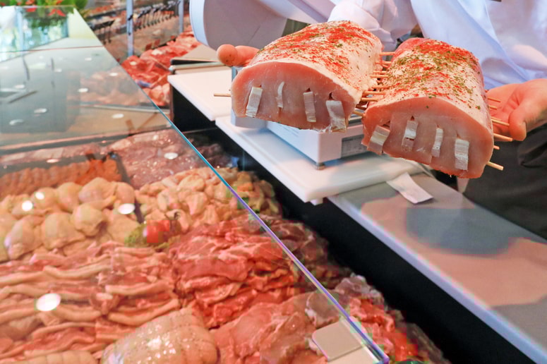 Glavna fotografija članka:AVK se je seznanila s problematiko akcijskih cen govejega mesa Izbrane kakovosti Slovenije. Kaj so ugotovili? 
