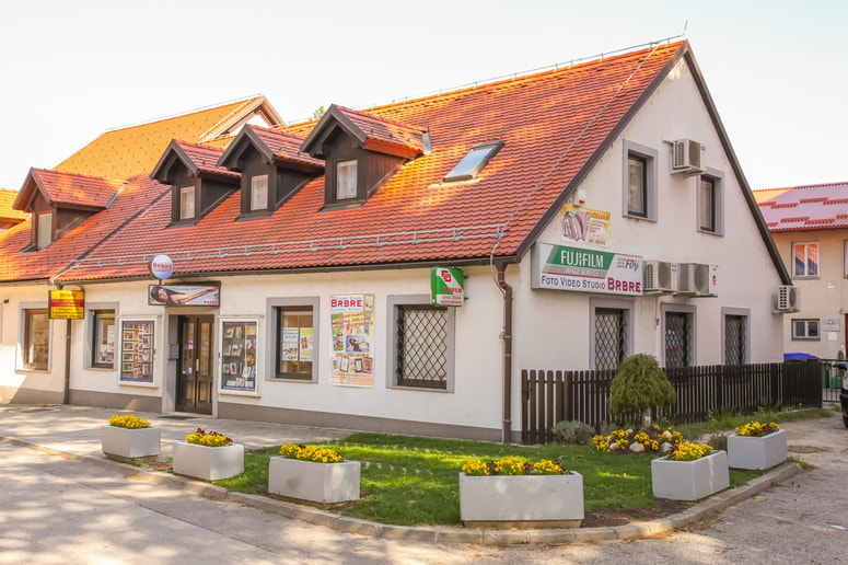 Hiša, v kateri si je uredil fotografski studio
