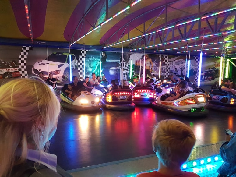 Glavna fotografija članka:Kolumna Norme Bale: Butkašarji in ringlšpilarji ter kandidati za poslance, župane in predsednike
