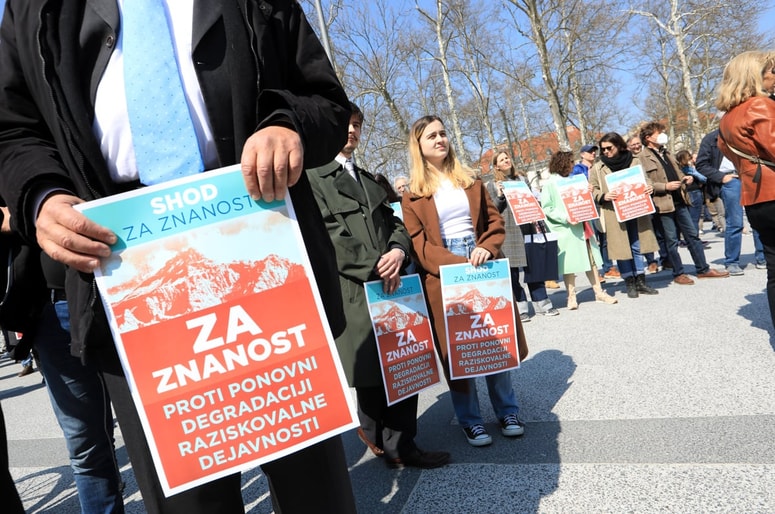 Glavna fotografija članka:Znanost: Kljub večjemu financiranju še veliko izzivov
