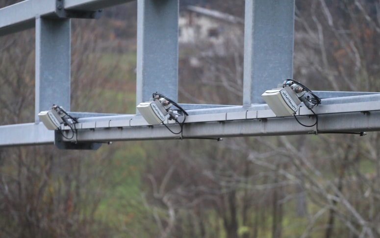 Portal za nadzor uporabe e-vinjet in za elektronsko cestninjenje tovornih vozil. Bodo na portali tudi sistemi za sekcijsko merjenje hitrosti?