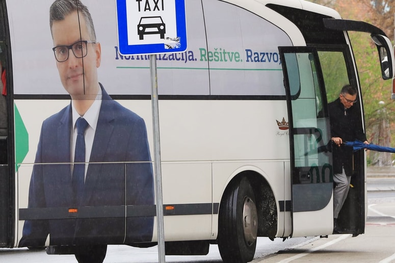 Zadnja postaja ali pot v novo vlado? 
