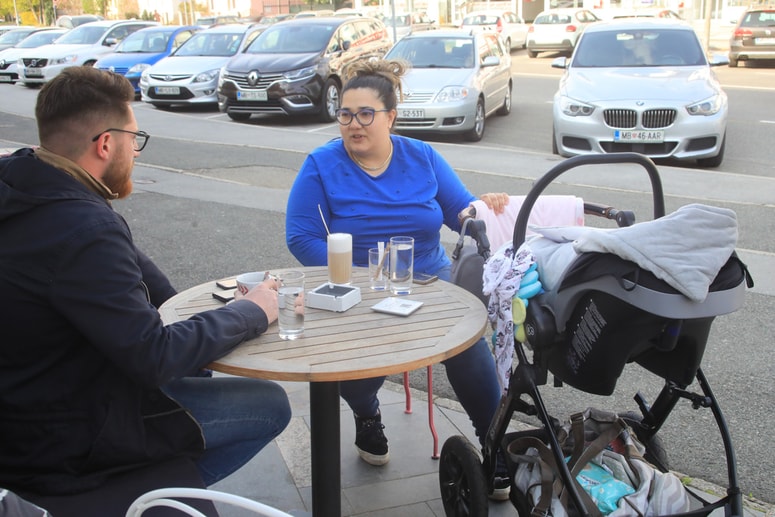 "Všeč so mi sproščeni lokali, kjer ni obsojajočih pogledov in govoric," pravi Amanda Fetahi iz društva Loli luludi.
