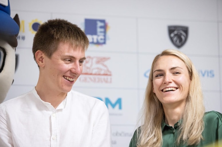 Z Urško imata se ne prepustita zvezdniškim navadam.