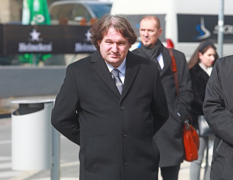 Mitja Slavinec je kot državni sekretar skrbel za partikularne interese, od katerih bo najbrž tudi sam imel korist, zdaj ko se vrača v akademsko sfero.
