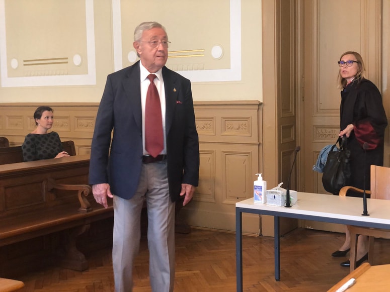 Glavna fotografija članka:Walter Wolf na sodišču trmaril, da ga nikoli več ne bo v Slovenijo, nekdanjega tožilca pa je označil za kriminalca
