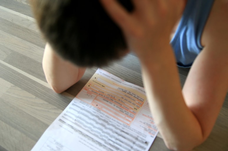 Pomoč sinu se je izrodila v eksistencialno grožnjo.