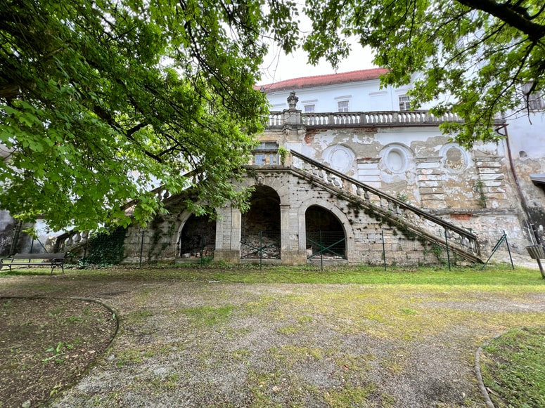 Še letos bodo obnovili atraktivno stopnišče, ki krasi grad Hrastovec. 
