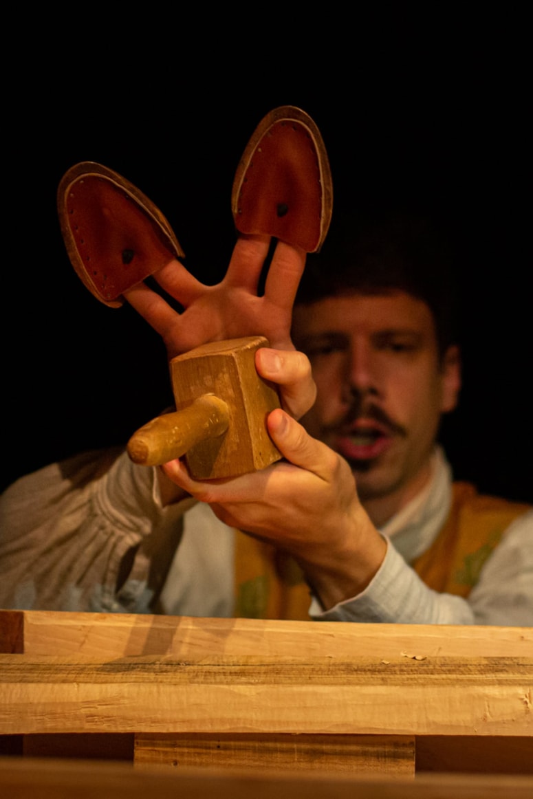 Miha Bezeljak v uprizoritvi Ostržka 
