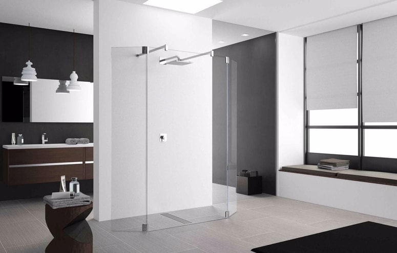 Največje razlike med starimi in novimi kopalnicami so v velikosti in videzu ploščic ter v sami kopalniški opremi.