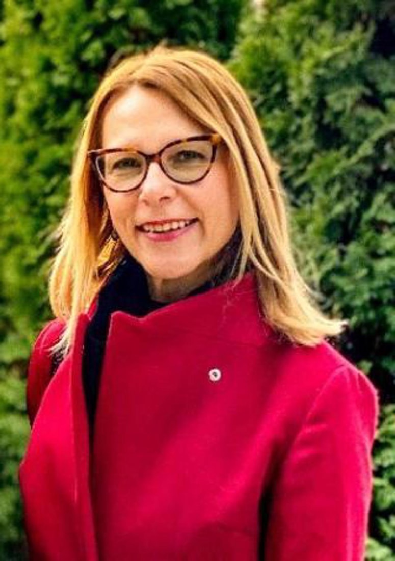 Dr. Lidija Arizankovska iz Skopja, prva prejemnica Toporišičevega priznanja 